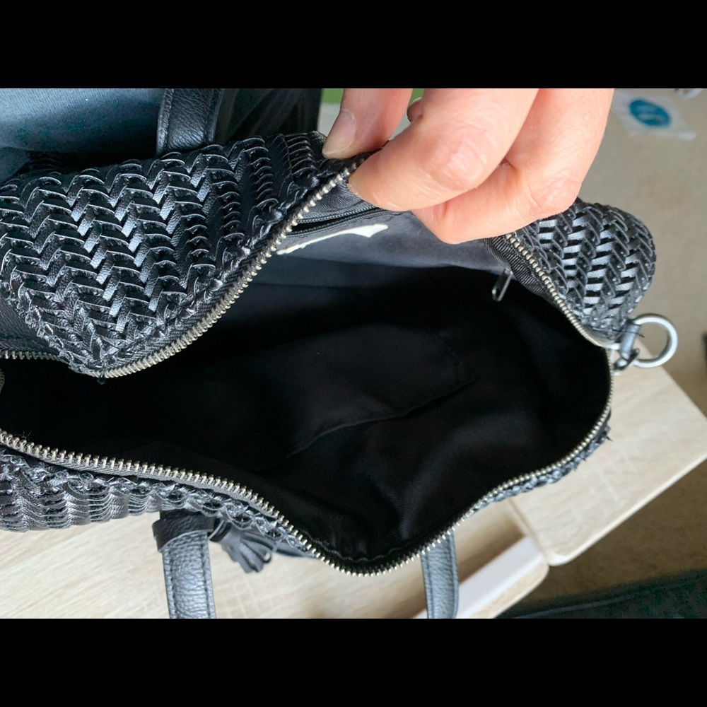 Universal Thread Purse 👜 - Picture 4 of 5